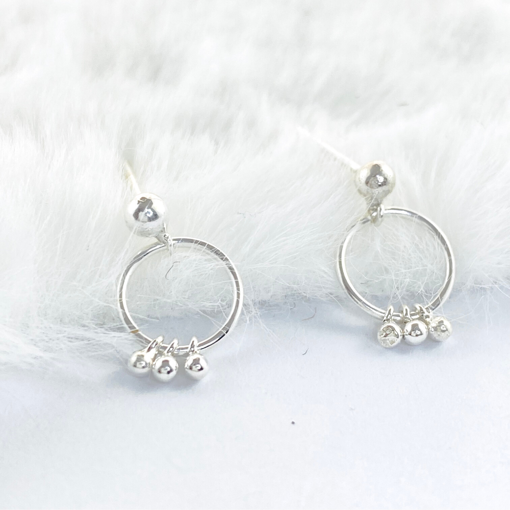 Dangle circle earrings deals