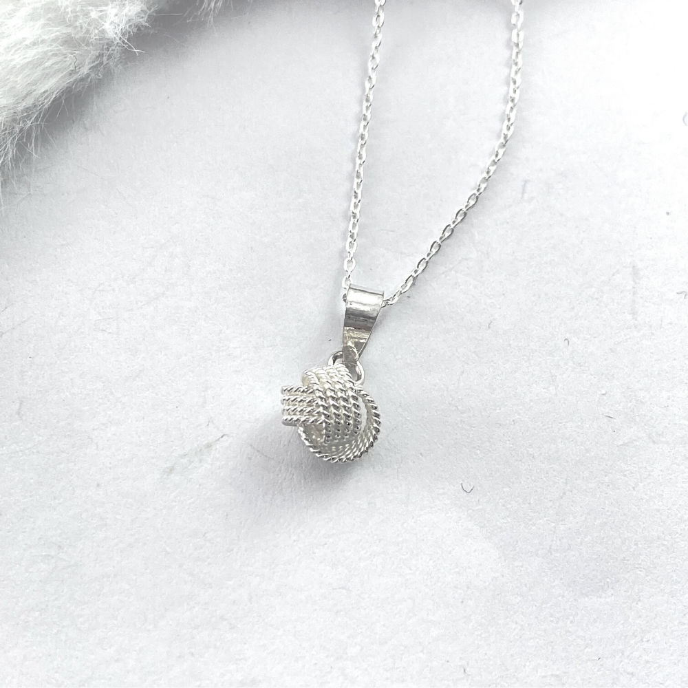 Knot Necklace
