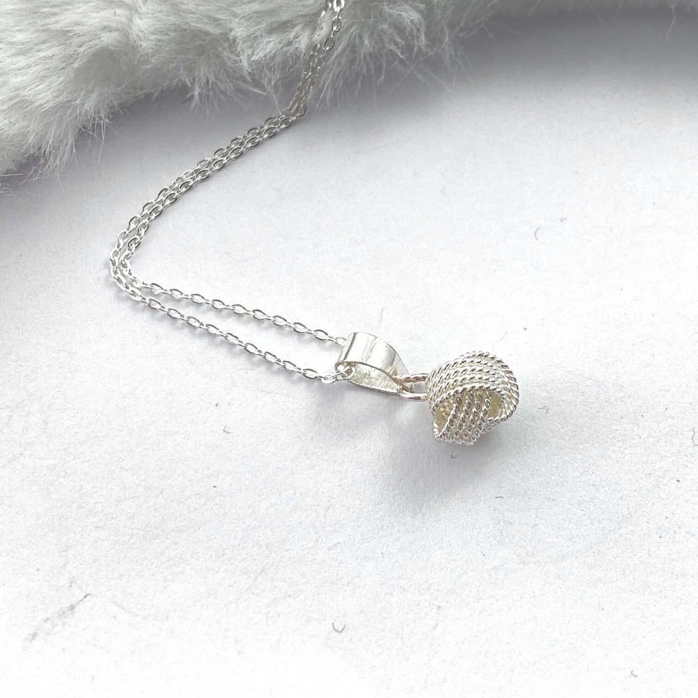 Knot Necklace