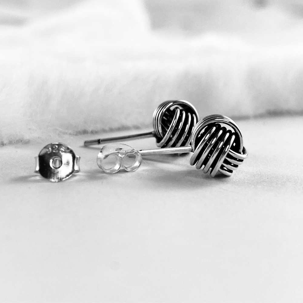 Knot studs