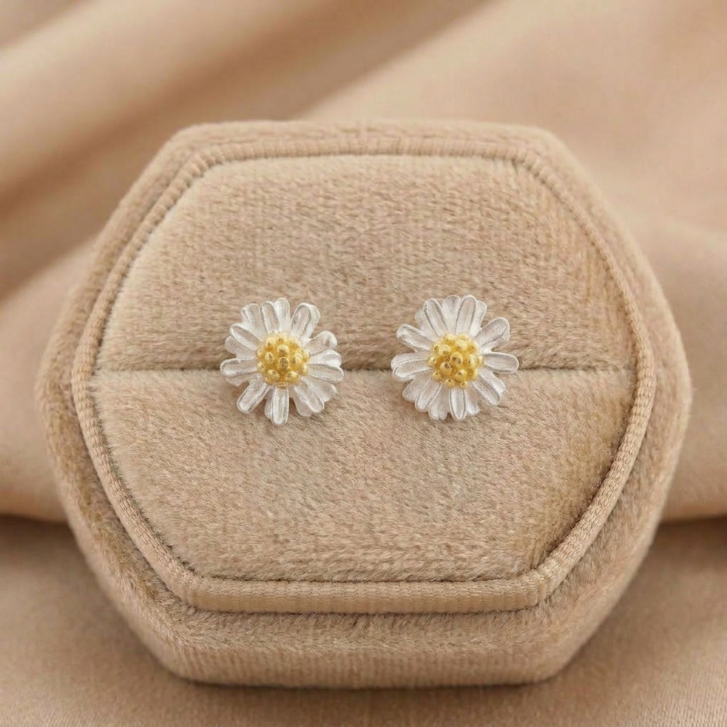Daisy stud earrings — sterling silver with gold plated centre, 8mm